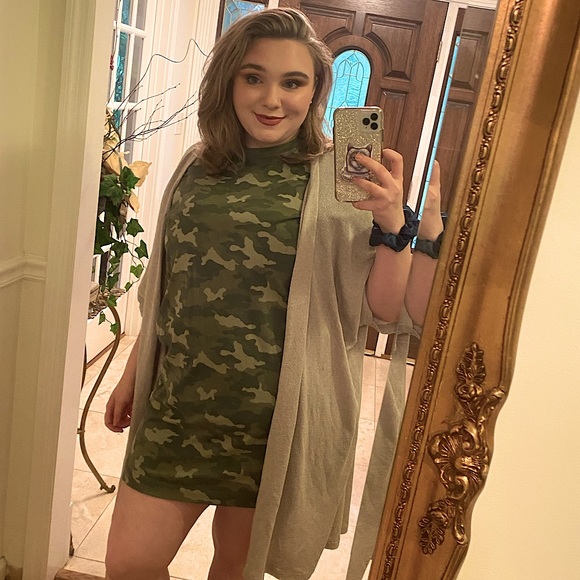 Old navy camouflage green t shirt dress - Picture 2 of 8